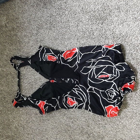 Retro Look Black, White, and Red One Piece - Picture 6 of 7